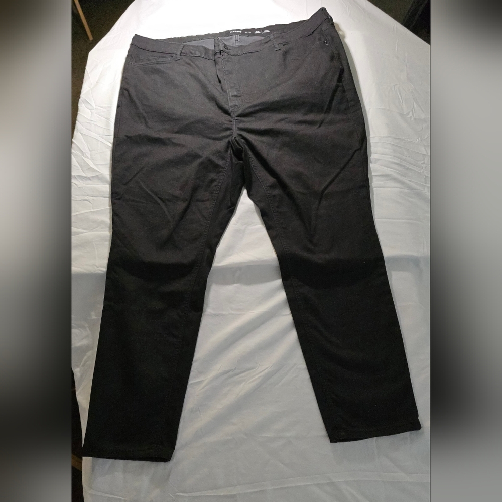 Women's plus size extra high-rise. Rock star super skinny jeans.